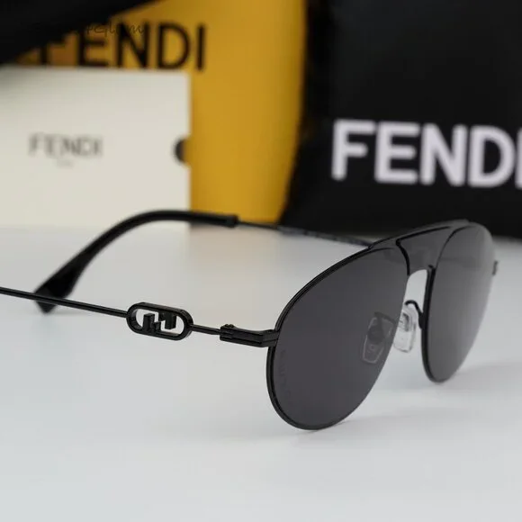 BRAND NEW Fendi FE40072U-Y 01A Black Dark Grey Chain Aviator Unisex Sunglasses